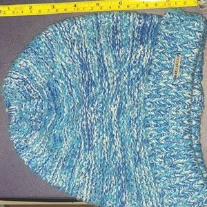Hollister, blue beanie
